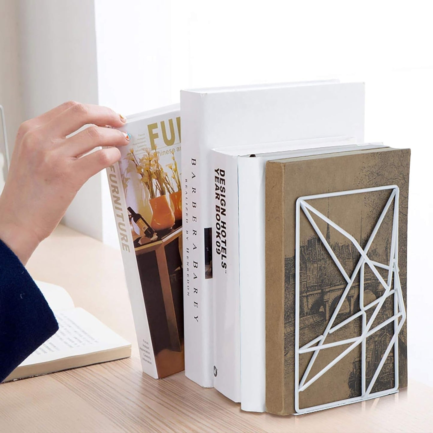 SRIWATANA Bookends Black, Decorative Metal Book Ends Supports for Shelves, Unique Geometric Design(1 Pair/2 Pieces)